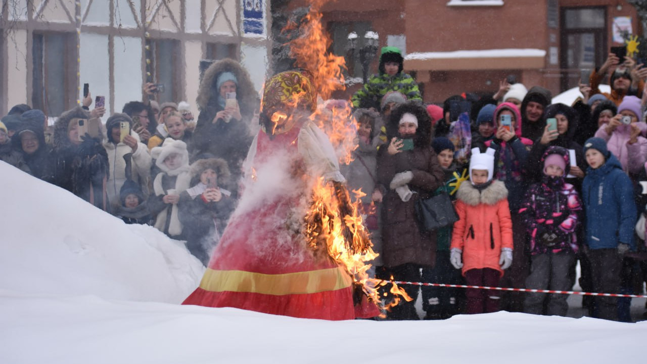 Зажигаем на Карнавале: в Новосибирске провели традиционный Fasching,  07.02.2024